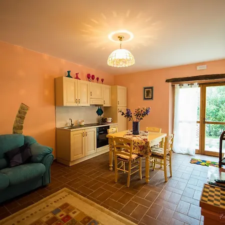 Donna Laura Casa Vacanze Appartamento *