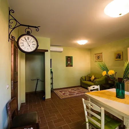 Donna Laura Casa Vacanze Appartamento *